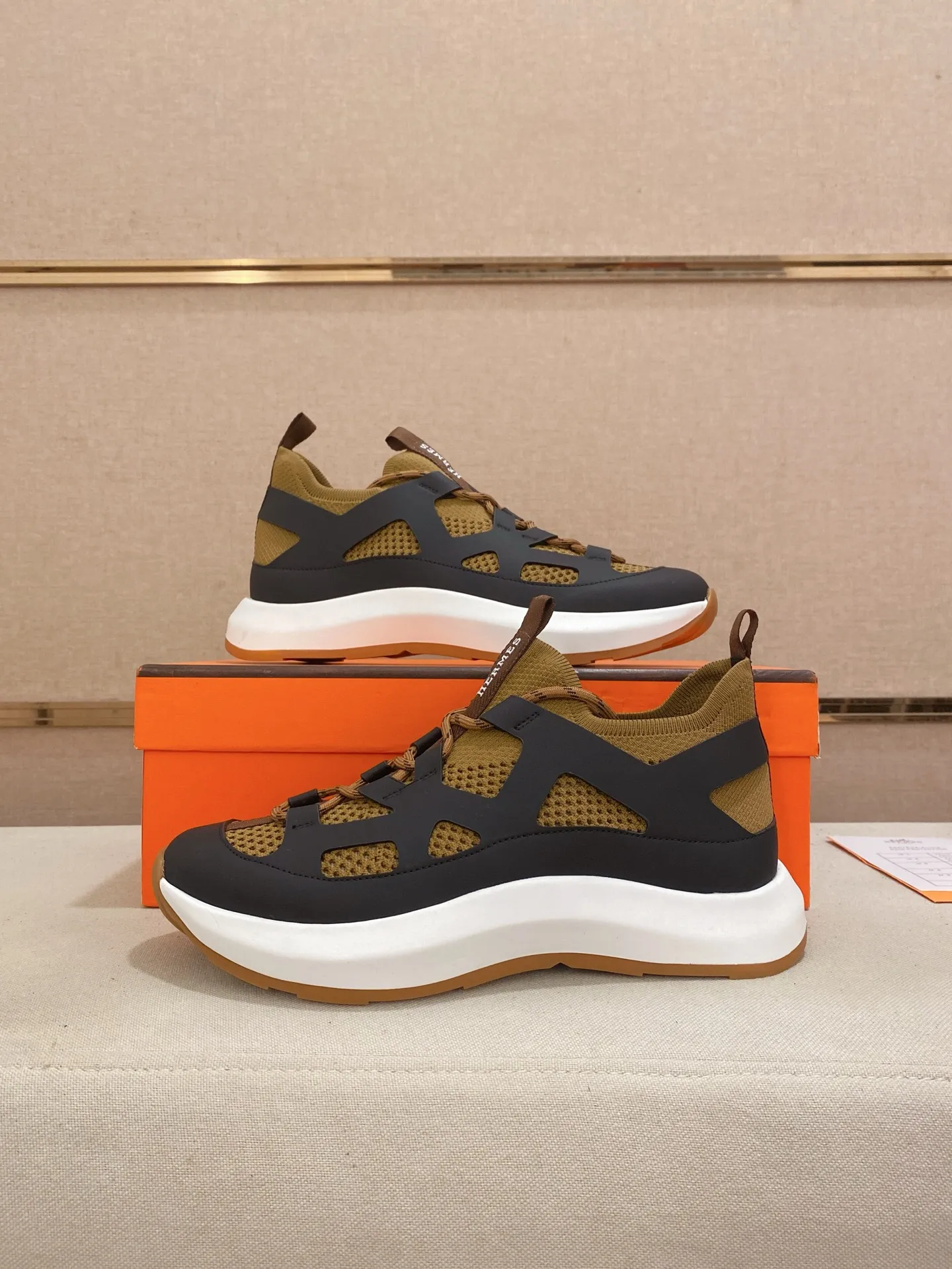 Men's clothing and shoes💰: 660💰《HERMES》【Classic Original Version】Hermès; Top 🔝 Purchasing Agency 🔍🔍Men’s latest 🇺🇸 counters are on sale simultaneously, original imported from Italy ▲▲Silk cowhide with breathable fabric ▲▲ (high-end and expensive Qi·Grade) Exquisite workmanship (Italian 🇮🇹Imported water-dyed 🐂cowhide lining) Sole: Original sole provided by the original factory, ⚠️Exclusive double-layer activity·TPR·Rubber·Combined molded outsole; Super·comfortable·wear-resistant·non-slip·environmental protection The real thing is more beautiful when photographed (high quality, following orders). You can enter and leave the counter at will * Number of yards: 38·39·40·41·42·43·44·45